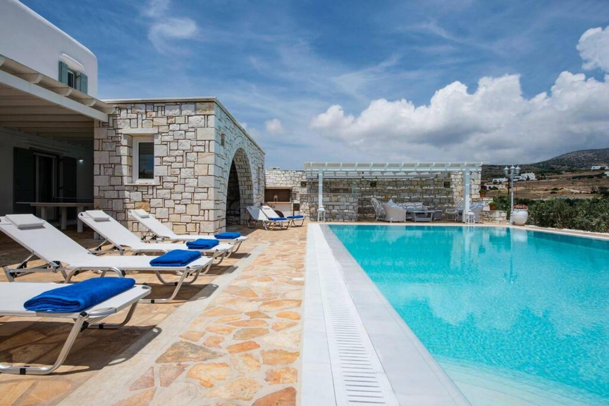 Villa Dionysos In Aliki מראה חיצוני תמונה